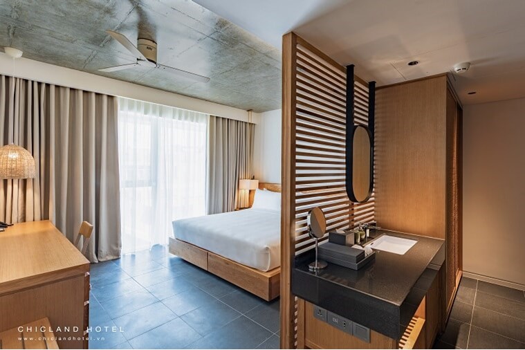 Two Bedroom Apartment with Balcony (Nho Bien)